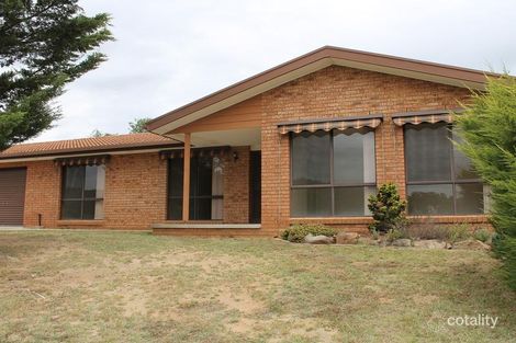 Property photo of 35 River Drive Karabar NSW 2620