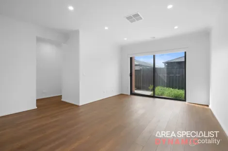 Property photo of 10 Slender Way Mickleham VIC 3064