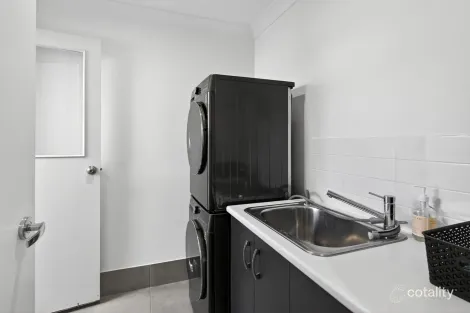 Property photo of 1 Stillwater Court Hope Island QLD 4212