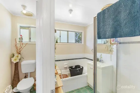 Property photo of 19 Brock Crescent Dysart QLD 4745