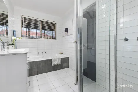 Property photo of 13 Southern Court Delacombe VIC 3356