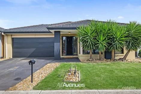 Property photo of 28 Abrus Circuit Cranbourne North VIC 3977
