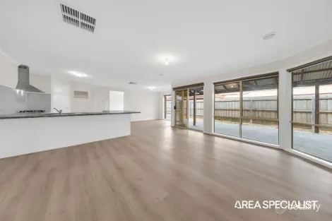 Property photo of 9 Blackmore Close Pakenham VIC 3810