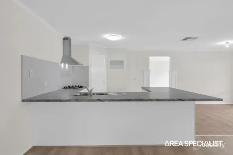 Property photo of 9 Blackmore Close Pakenham VIC 3810