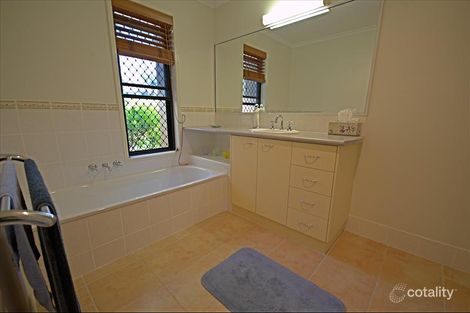 Property photo of 8 Tina Drive Tannum Sands QLD 4680