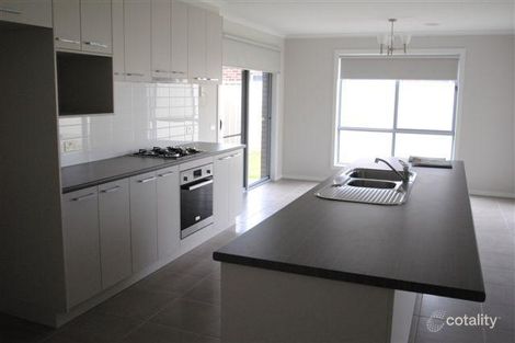 Property photo of 40 Madeira Close Portland VIC 3305