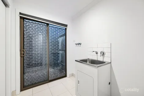 Property photo of 27 Tara Boulevard Officer VIC 3809