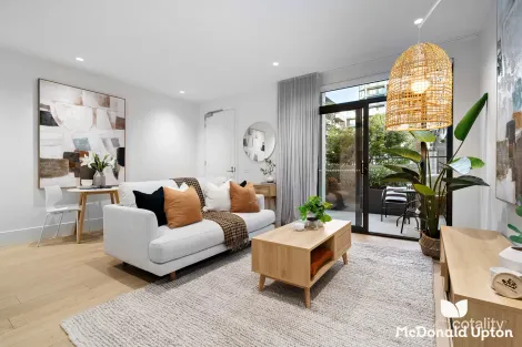 Property photo of 33 Maple Walk Moonee Ponds VIC 3039