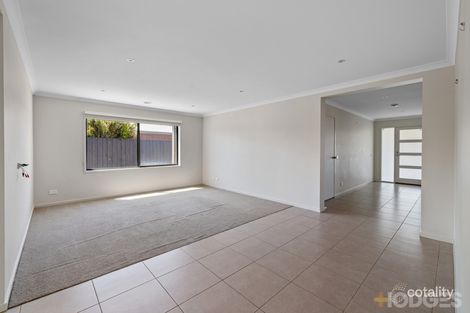 Property photo of 7 Albatross Drive Inverloch VIC 3996