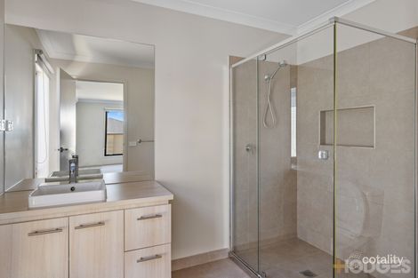 Property photo of 7 Albatross Drive Inverloch VIC 3996