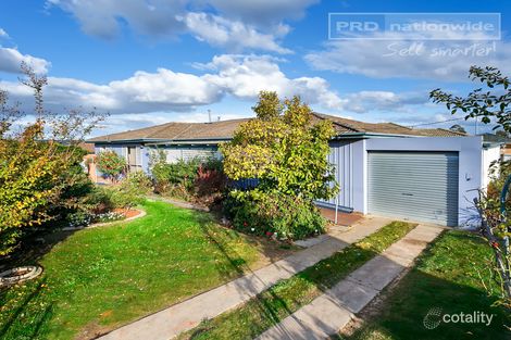 Property photo of 3 Tichborne Crescent Kooringal NSW 2650