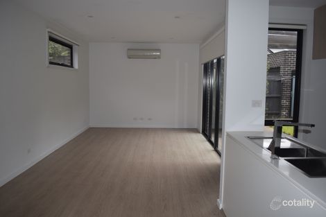 Property photo of 2/32 Risdon Drive Notting Hill VIC 3168
