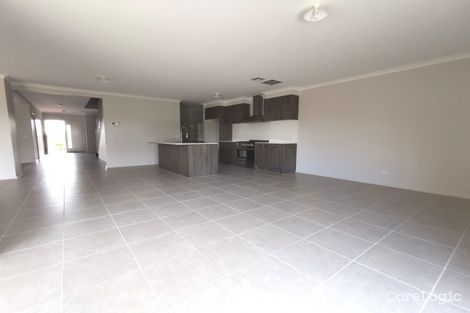 Property photo of 20 Fongeo Drive Point Cook VIC 3030