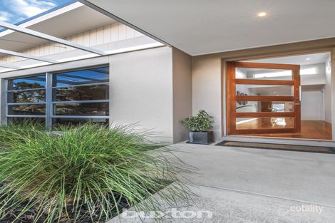 Property photo of 10 Daintree Close Ballarat North VIC 3350