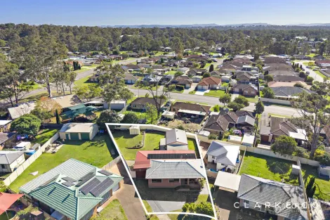 17 Moran Cl, Metford, NSW 2323