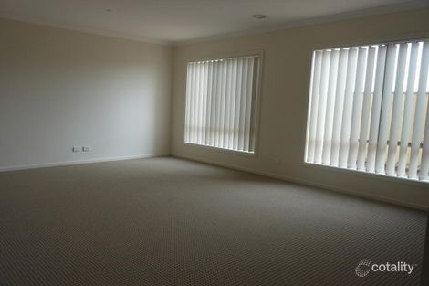 Property photo of 8 Raven Court Pakenham VIC 3810