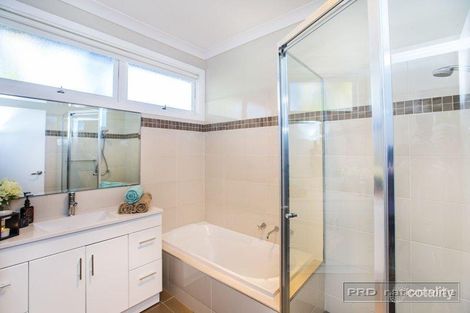 Property photo of 71 Kimbarra Close Kotara NSW 2289