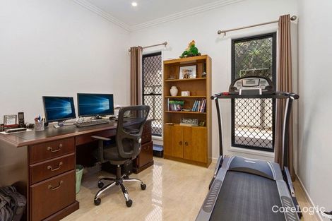 Property photo of 2/13 Wynflo Street Labrador QLD 4215