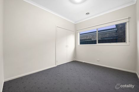 Property photo of 13 Anfield Court Officer VIC 3809