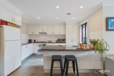 Property photo of 9 The Snowy Way Orange NSW 2800