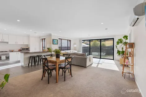 Property photo of 9 The Snowy Way Orange NSW 2800
