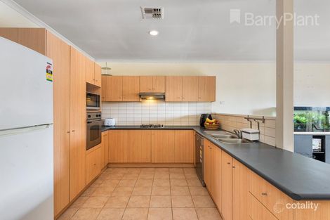 Property photo of 18/36-40 Hennessy Way Dandenong North VIC 3175