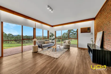 Property photo of 270 Chapel Lane Doreen VIC 3754
