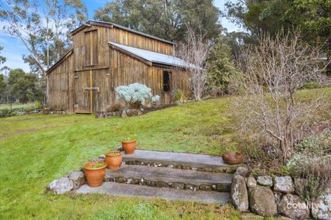 Property photo of 33 Crombie Road Macedon VIC 3440