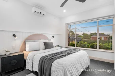Property photo of 1/17 Cullis Parade Bayswater VIC 3153