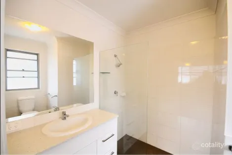 Property photo of 1/51 River Road Bundamba QLD 4304