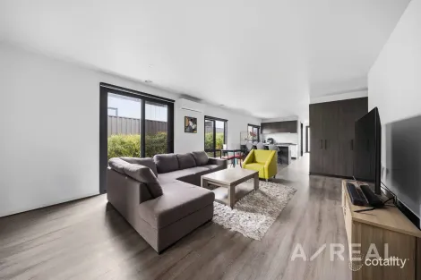 Property photo of 7 Verbier Road Pakenham VIC 3810