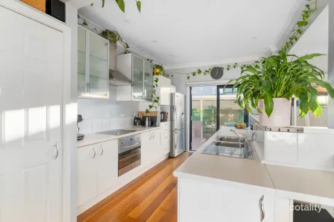 Property photo of 35 Conifer Avenue Brooklyn VIC 3012