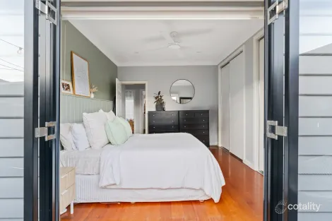 Property photo of 35 Conifer Avenue Brooklyn VIC 3012