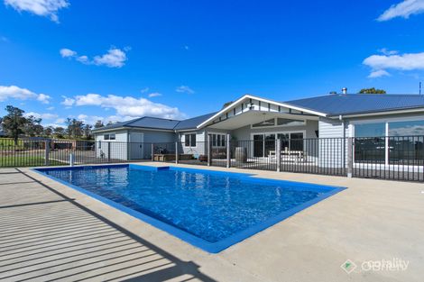 17 Davidson Dr, Wy Yung, VIC 3875