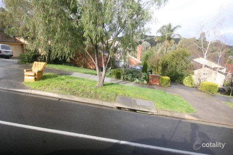 16 Nangathan Way, Croydon North, VIC 3136