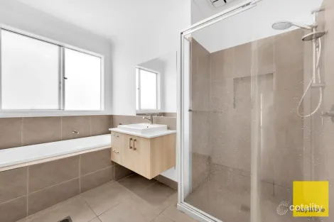 Property photo of 21 Horton Drive Werribee VIC 3030