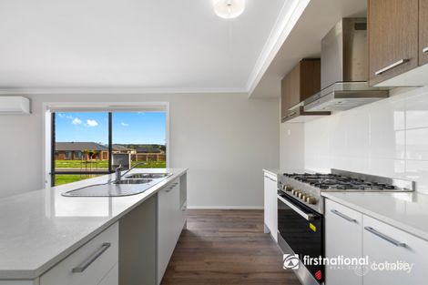 Property photo of 17 Winterton Place Yinnar VIC 3869