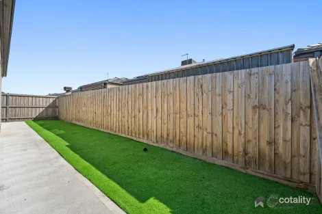 Property photo of 11 Magnolia Crescent Beveridge VIC 3753