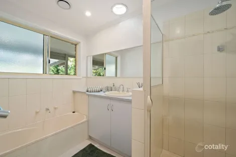 Property photo of 28 Gavan Street Bright VIC 3741