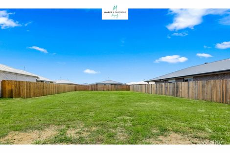 49 Frederick Cct, Eli Waters, QLD 4655