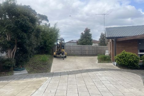 Property photo of 30 Charles Green Avenue Endeavour Hills VIC 3802