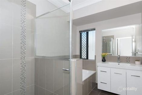 Property photo of 21 The Rocks Boulevard Cosgrove QLD 4818