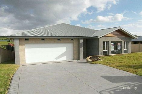 11 Atchison St, Flinders, NSW 2529