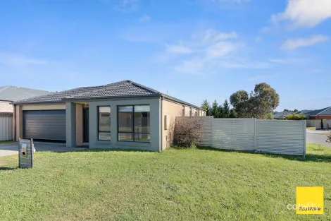 Property photo of 1 Elsworth Drive Strathfieldsaye VIC 3551