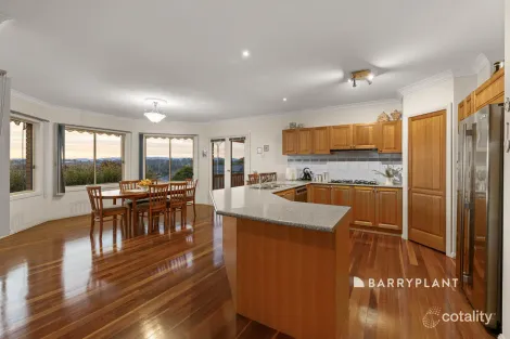 Property photo of 11 Summerhill Boulevard Drouin VIC 3818