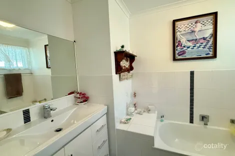 Property photo of 2 Top Street Torquay QLD 4655