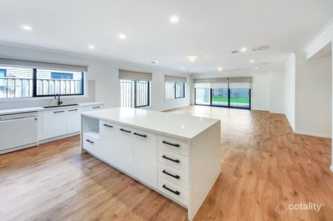 Property photo of 28 Longtan Avenue Sunbury VIC 3429