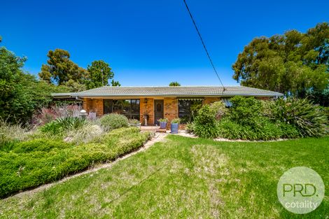 Property photo of 5 Binda Place Ashmont NSW 2650