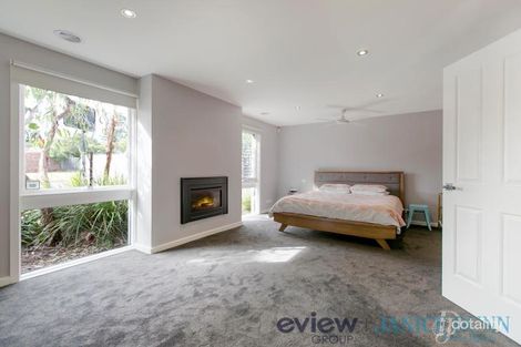 Property photo of 32 Gleneagles Avenue Mornington VIC 3931