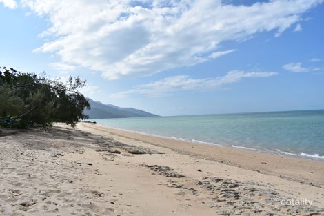 32 Rattray Ave, Hideaway Bay, QLD 4800